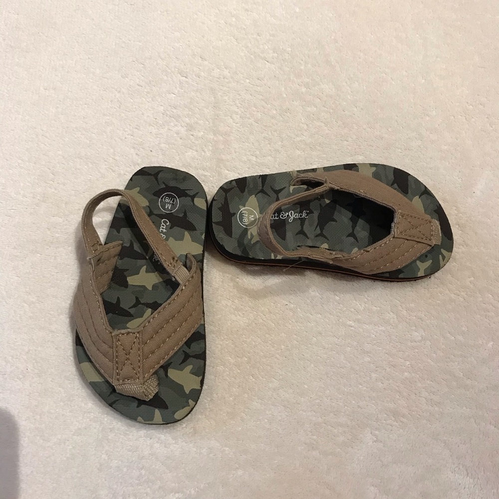 Sandals - Picture 2 of 3